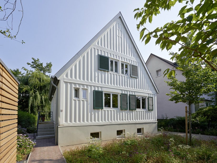 Na jarenlange leegstand was het gebouw zo roestig en rot dat een grondige renovatie en reparatie zich opdrong om het pand te redden.