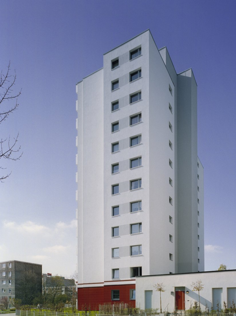 De oprijzende elegantie en lichtheid bepalen het karakter van dit gebouw.