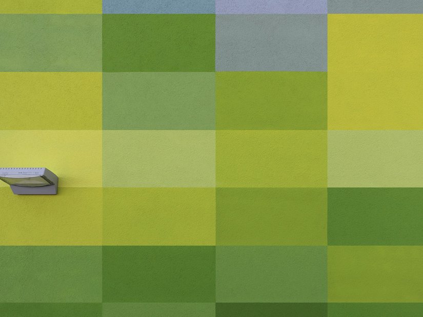 Door het basismotief van een koolzaadveld in volle bloei in grote pixels weer te geven, zijn 3.000 grote gekleurde vlakken ontstaan.