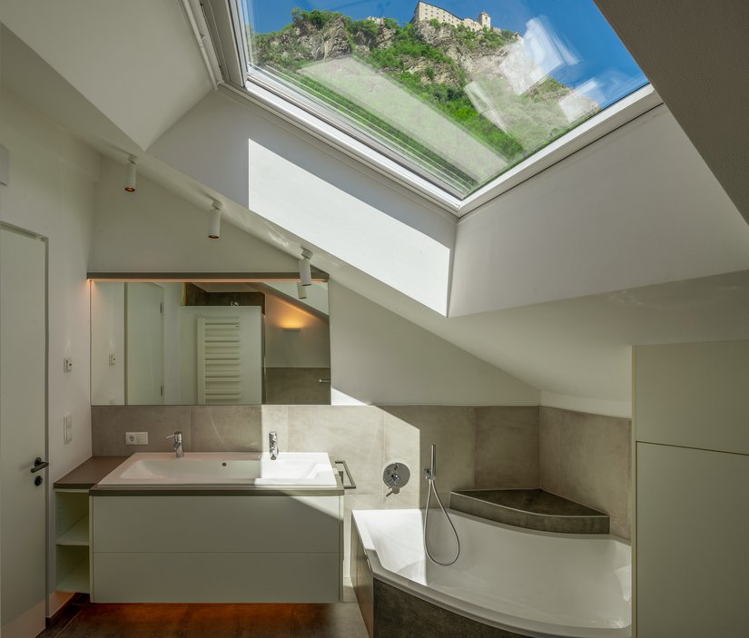 Veel licht en vrij zicht: de muren van de lichte kamers werden geschilderd met Eurosil 1907.