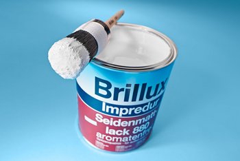 <p>Het door Brillux gebruikte oplosmiddel isoparaffine heeft een duidelijk kleiner aandeel aan aromaten dan gedearomatiseerde testbenzine.</p>