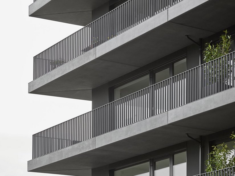 Alle appartementen bevinden zich op een hoek, zodat elk appartement van twee kanten licht krijgt en aan twee kanten uitzicht biedt.