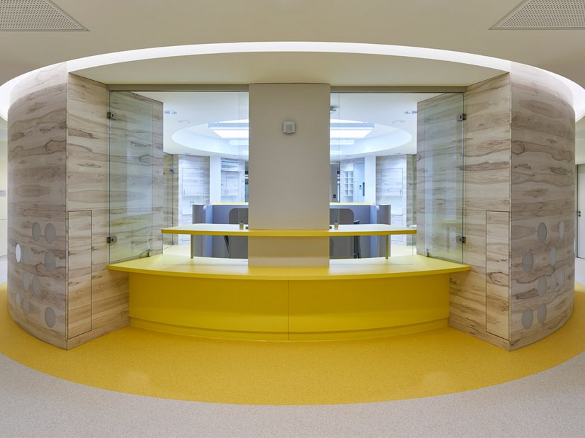 Dankzij renovatie en herstructurering ontstaat nu een nieuwe uitstraling van dekinder- en jeugdkliniek 'Auf der Bult' in Hannover.