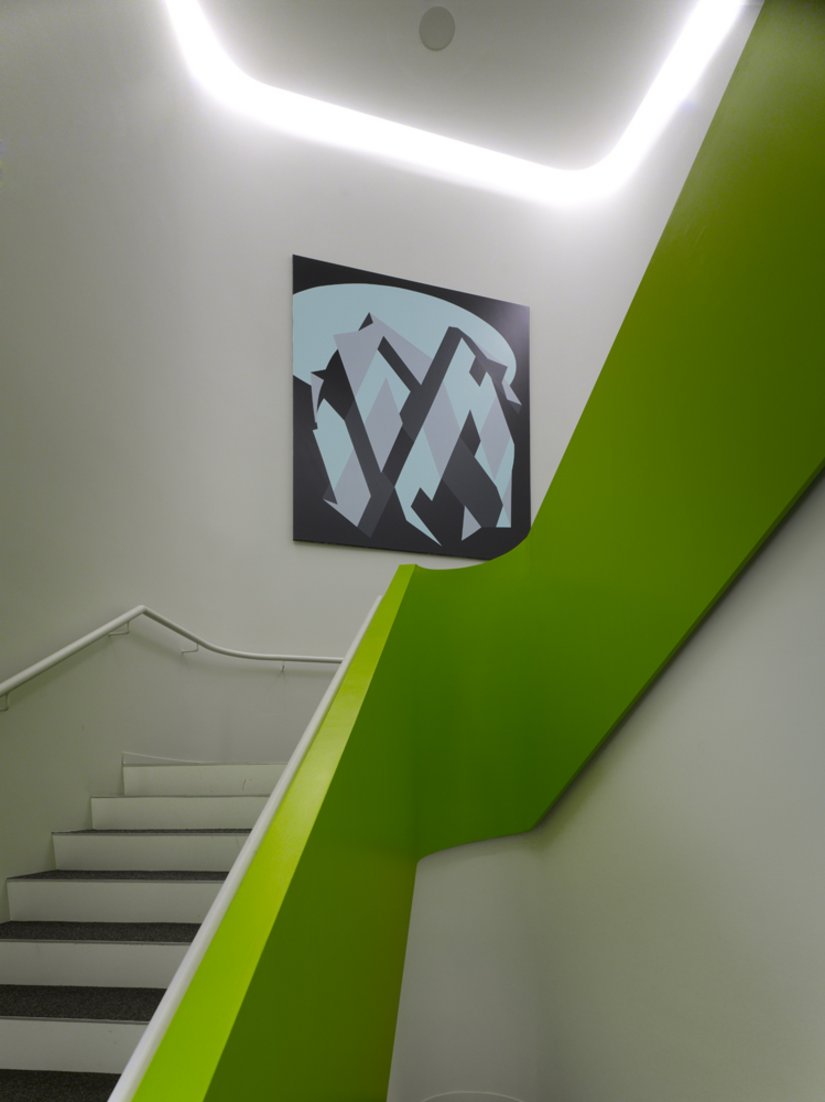 Overal in het gebouw zijn groene accenten te vinden.