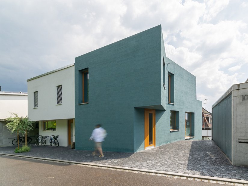 Als je in Emmendinger bent, kan je niet om Casa Verde heen. De architect Cociffi heeft er bij het ontwerp op gelet dat dit gebouw past in de woonwijk. Foto: © Nacho Campos, Kenzingen