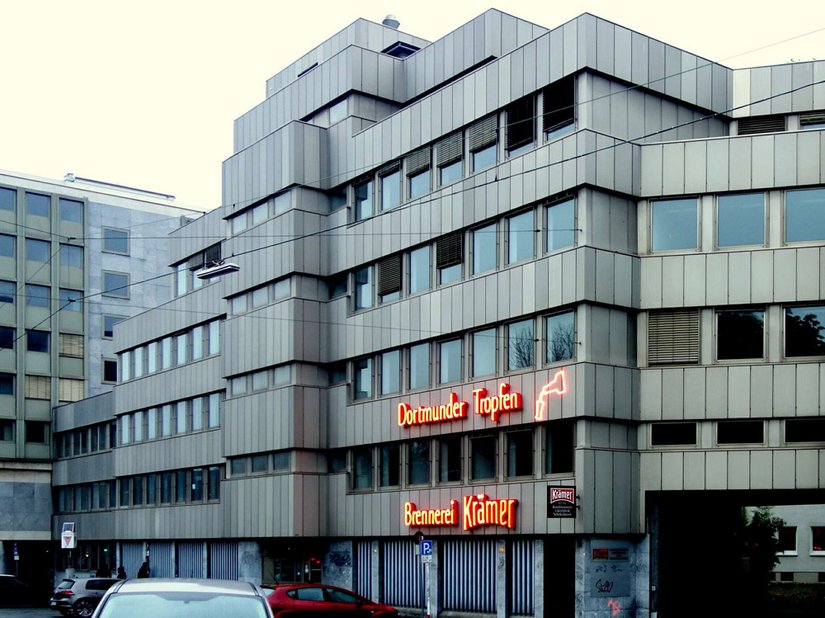 Voorheen: een kijkje op het kantoorgebouw dat al jaren leeg staat.