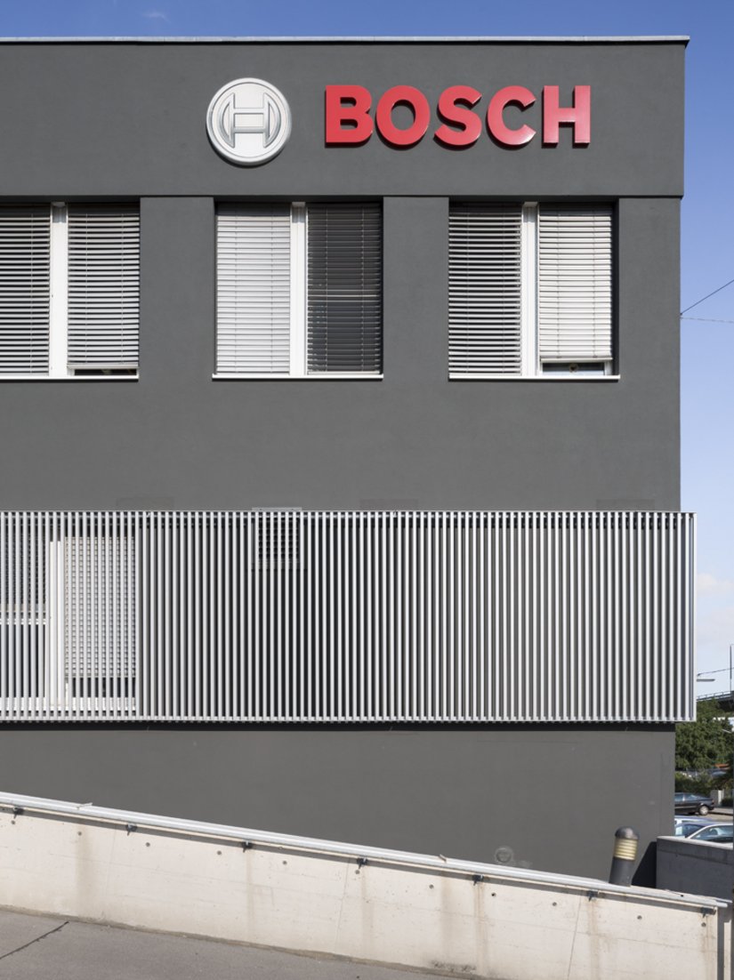 Het bedrijfsgebouw is een uithangbord voor de klanten en gewoonweg goede reclame voor de firma Bosch.