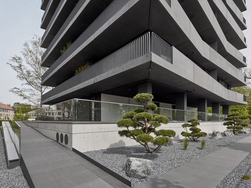 De bijzondere architectuur en het harmonieuze ruimtelijke concept combineren moderne bouwfilosofie met de traditionele leer van feng shui om het hoogste niveau van wooncomfort te creëren.
