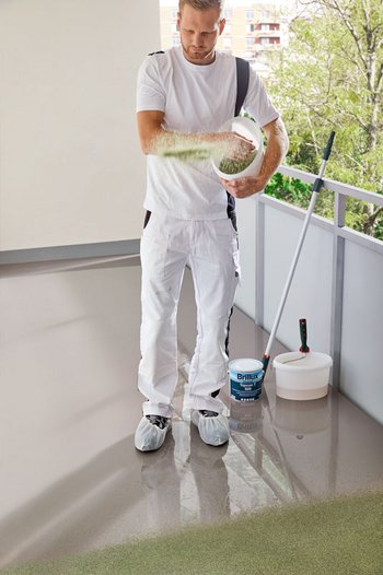 <p>Colorgrains 830: Door de verschillende kleurstellingen&nbsp;ontstaan er oppervlakken die vergelijkbaar zijn met natuurstenen</p>