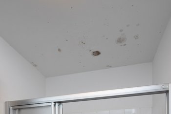 <p>Zeg vaarwel tegen schimmels: met het KlimAir-systeem van Brillux behoren gezondheidsgevaarlijke schimmels en uitbloeiingen tot het verleden. Het schildersbedrijf KRONE uit Wenen raadt iedereen dit systeem aan om schimmelvorming te voorkomen.</p>
