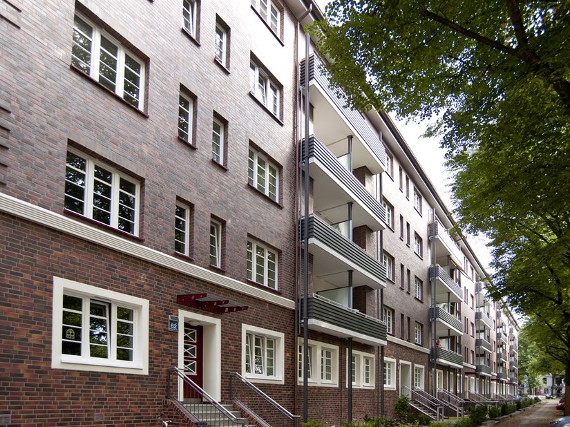 Geïsoleerd met baksteeneffect: het wooncomplex uit 1927 werd onlangs gemoderniseerd met een systeem voor buitengevelisolatie.
