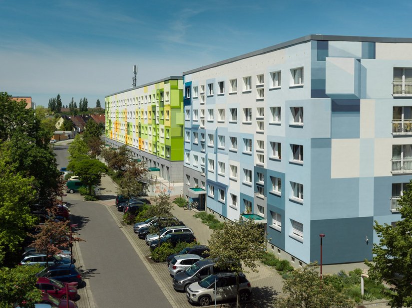 Met frisse blauwe en groene kleuren werd de platenconstructies nieuw leven ingeblazen.