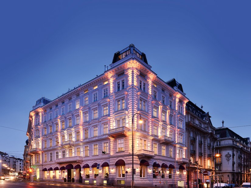 Het oude Grand Hotel schittert als weleer.