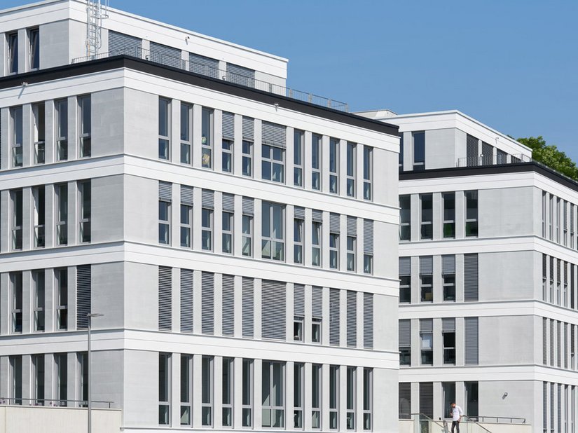 Een intelligente geveloplossing werd gecreëerd met samengestelde buitengevel-isolatieplaten met betondecorlaag.