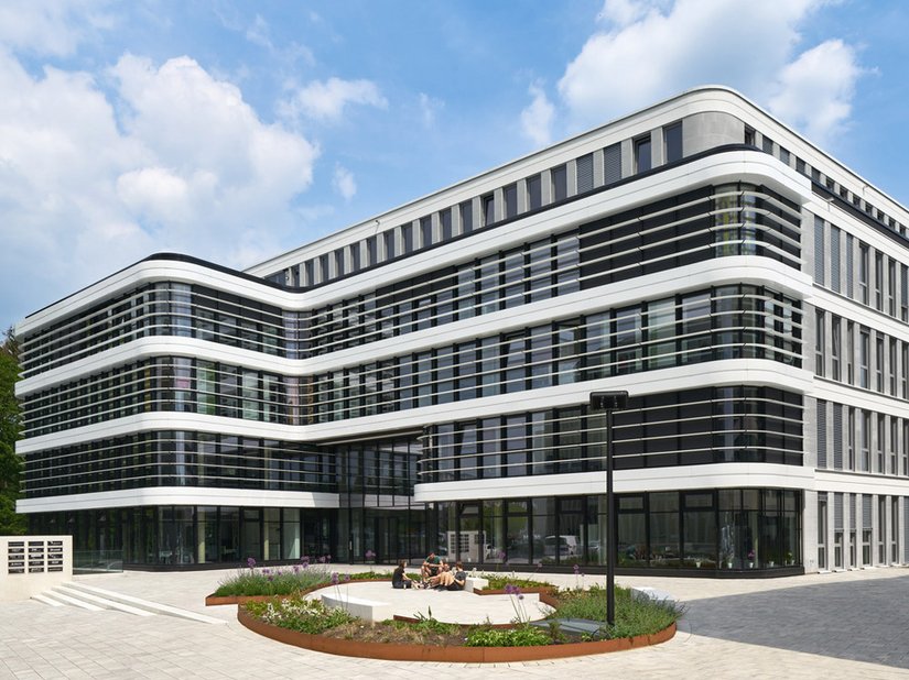 De entreezijde van het Lenkwerk Plaza in Bielefeld.