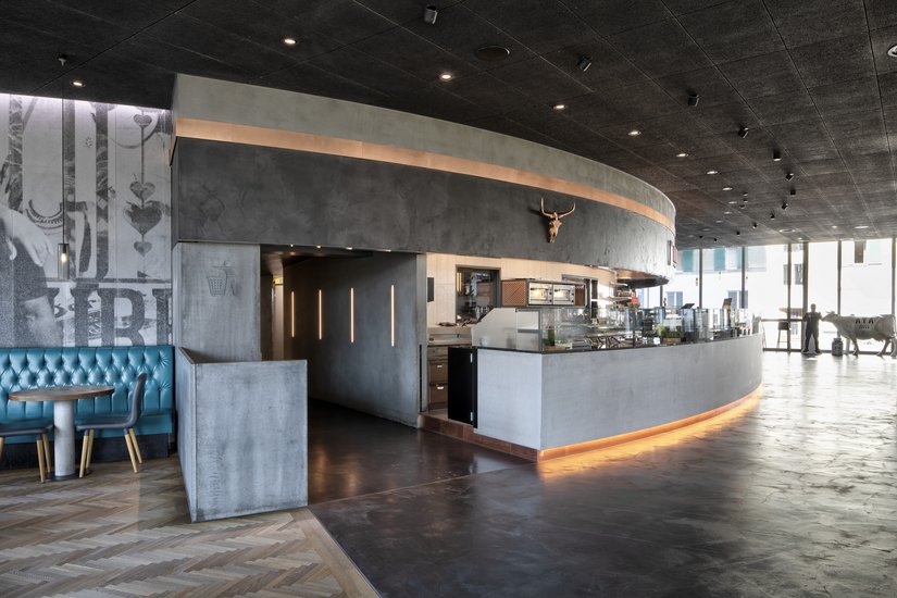 Een renovatie met hoge eisen op designvlak: om de wandoppervlakken van het restaurant Ayverdi's Wiedikon een frisse uitstraling en een betondecor te geven, werd Creativ Sentimento 78 gebruikt.