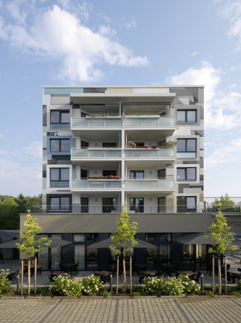 Na de renovatie van de volledige gevel, met speciale aandacht voor het nieuwe bijgebouw, is dit gebouwencomplex nu een echte blikvanger voor wie Wildau binnenrijdt.
