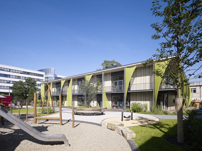 Het idee was om het gebouw een natuurlijk karakter te geven dat doet denken aan een boom.
