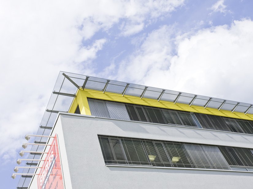 Scala kleuren: Gevel, zuilen: 99.00.21, bovenverdieping 1-3/ erker 1-3: 21.18.24, 06.21.12, 27.12.24 benedenverdieping: 60.06.21 deuren: 63.12.30).