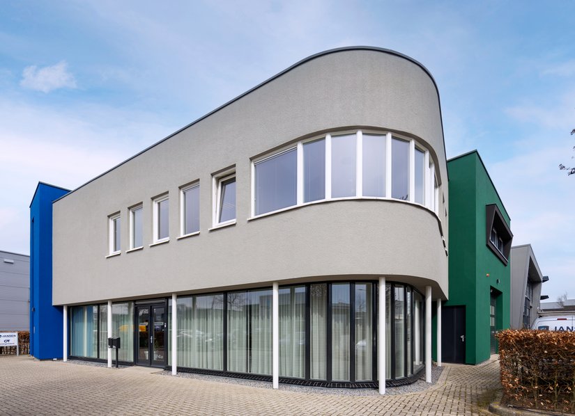 Het resultaat is oogverblindend aan beide kanten van de straat.