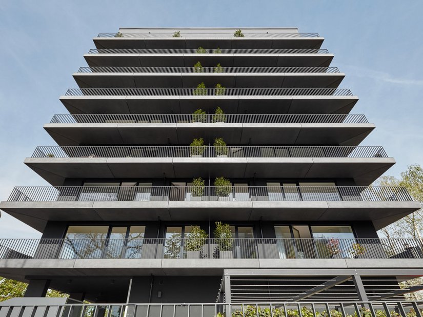 Het bouwproject omvatte in totaal 28 wooneenheden, met oppervlakken tussen 75 tot 300 vierkante meter.