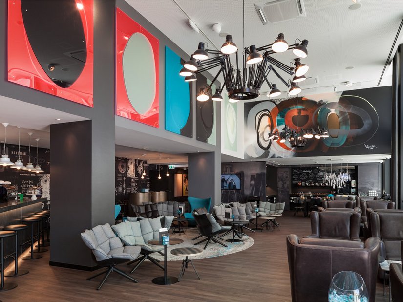 In 2016 opende het meermaals onderscheiden Budget Design Hotelgruppe Motel One in Basel het eerste hotel in Zwitserland.