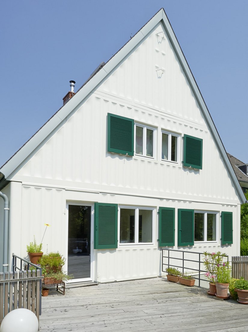 De woning komt uitnodigend en gezellig over.