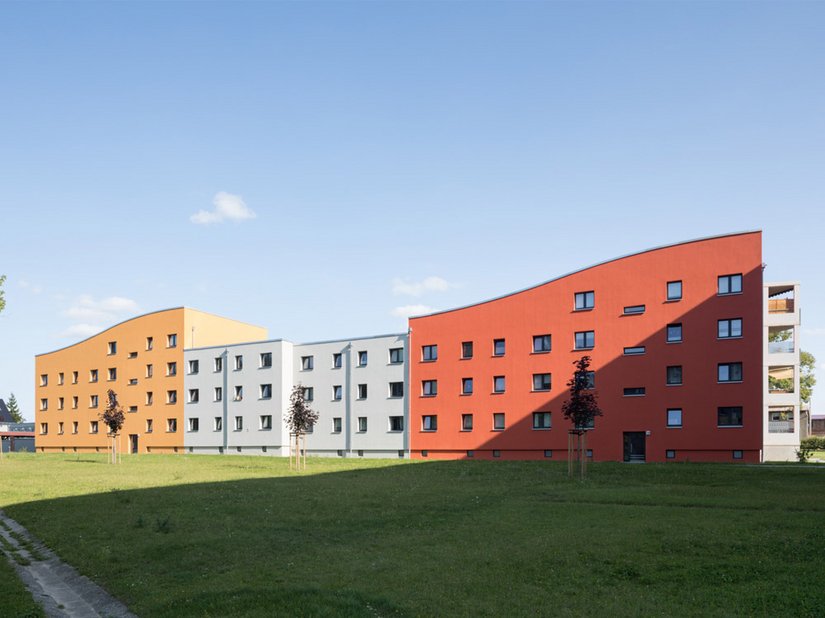 Voorheen had het gebouw doorgaans zes verdiepingen en telt nu drie en vier verdiepingen, zodat de structuur - toepasselijk - "The Wave" wordt genoemd.