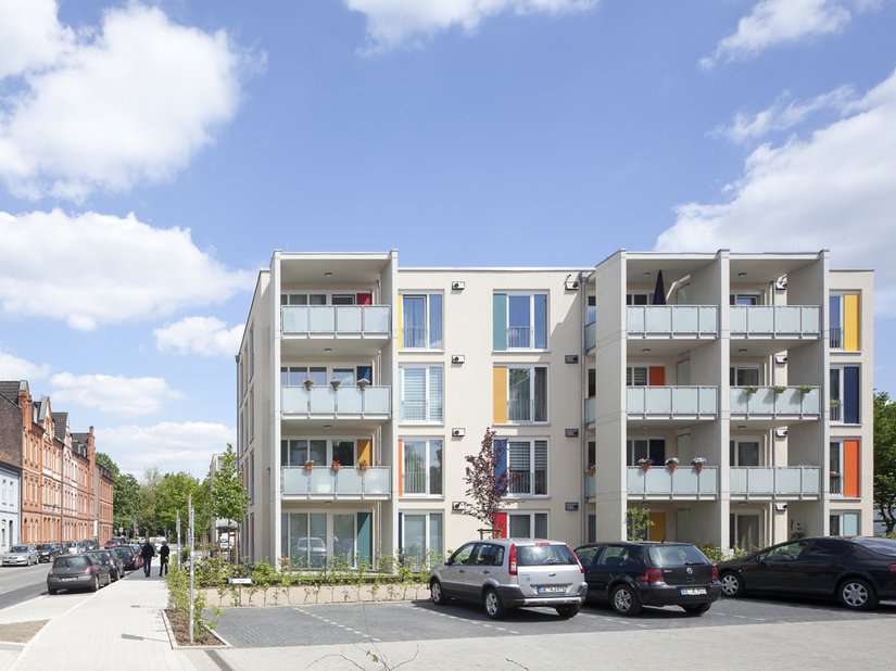 Architectuur en kleur vloeien in dit ontwerp op hedendaagse en harmonieuze wijze samen en zijn allebei bedacht op duurzaamheid.
