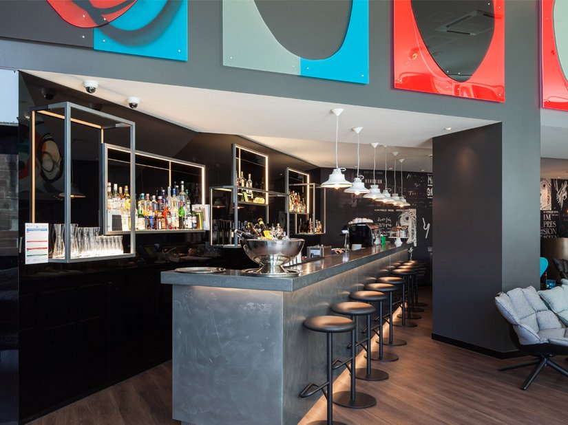 Een voormalige bank in de Altstadt van Base voldeed aan de hoge eisen die de Motel One Group heeft voor de locaties van hun hotels.